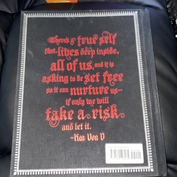 Great condition read it once . Kat Von D book Go Big or Go Home - Picture 2 of 6